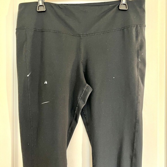 Brooks Size XL Yoga Exercise Pants Solid Black Mid Rise Fitted Capris ~ Read - Picture 2 of 9